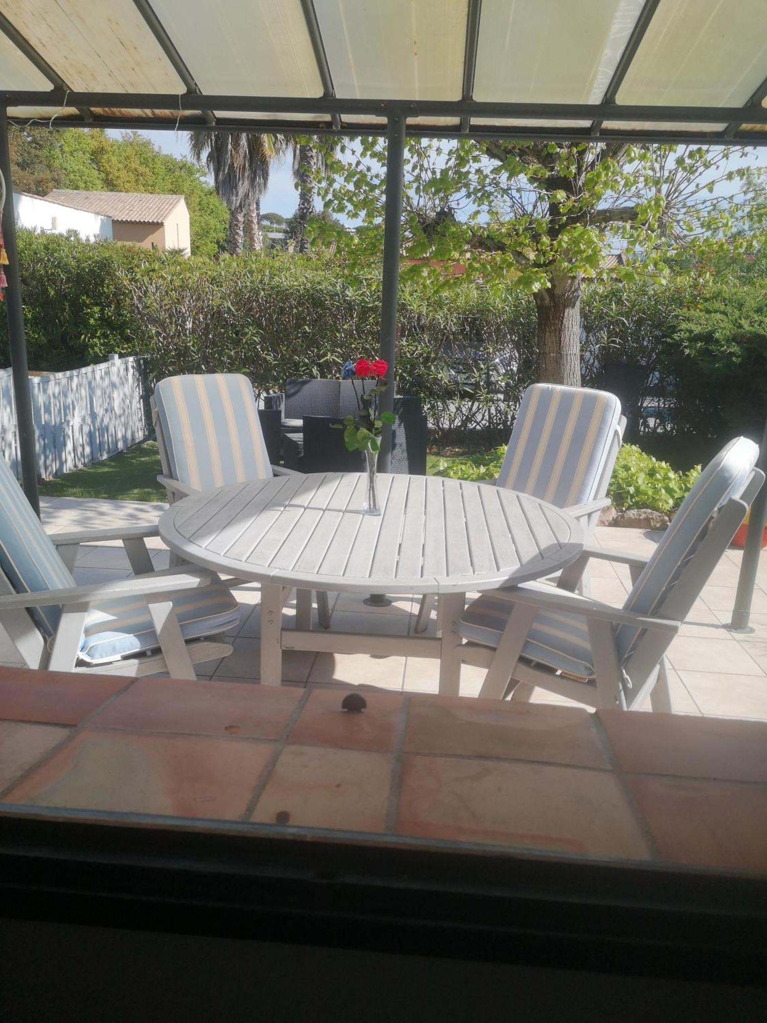 Le Mas Du Bijou Bleu Puget-sur Argens Ruang foto